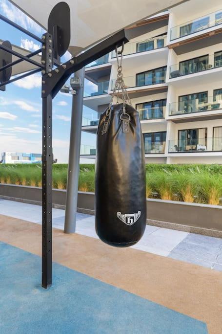 Apartment Waves - Stylish 13th-floor With Top-notch Amenities *