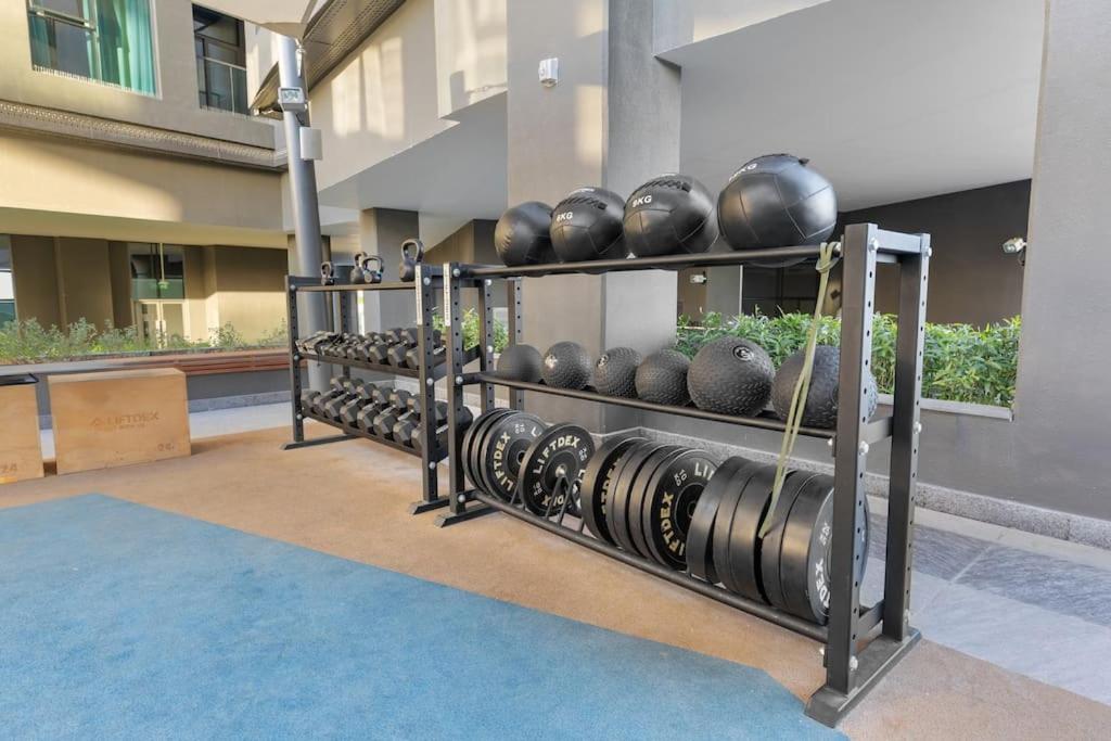 Apartment Waves - Stylish 13th-floor With Top-notch Amenities