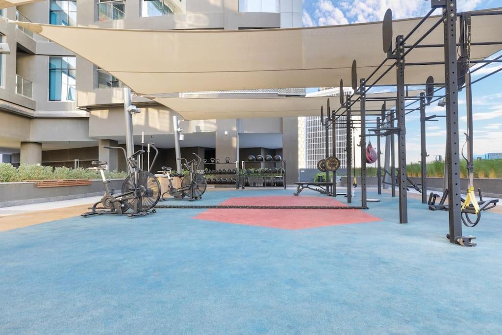 Waves - Stylish 13th-floor With Top-notch Amenities Dubai