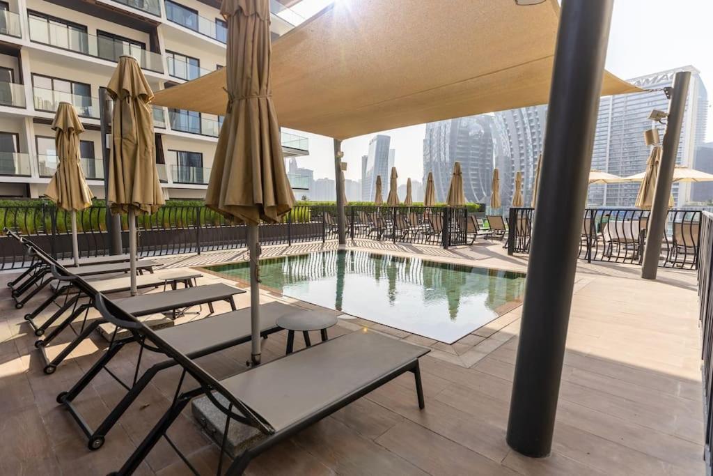 Waves - Stylish 13th-floor With Top-notch Amenities *