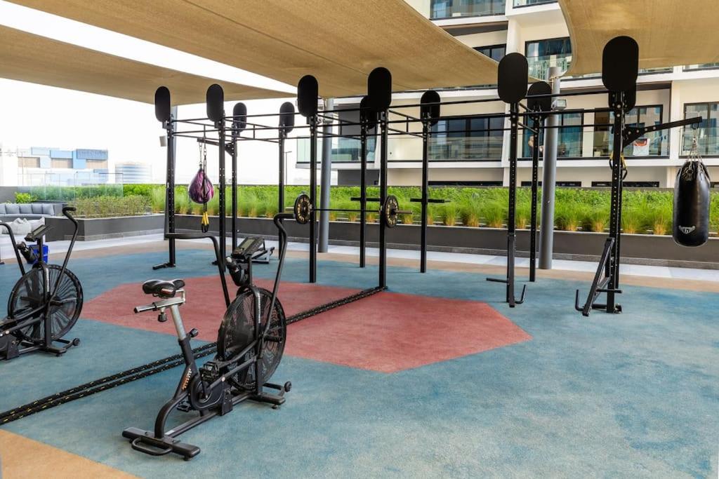 Apartment Waves - Stylish 13th-floor With Top-notch Amenities