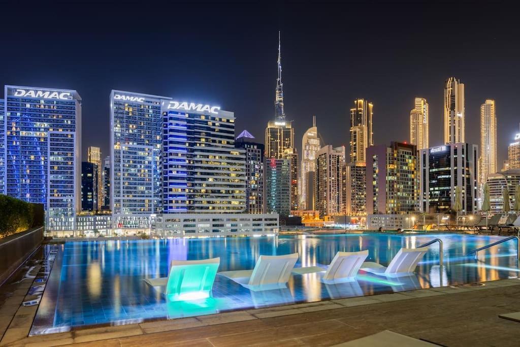 Apartment Waves - Stylish 13th-floor With Top-notch Amenities *