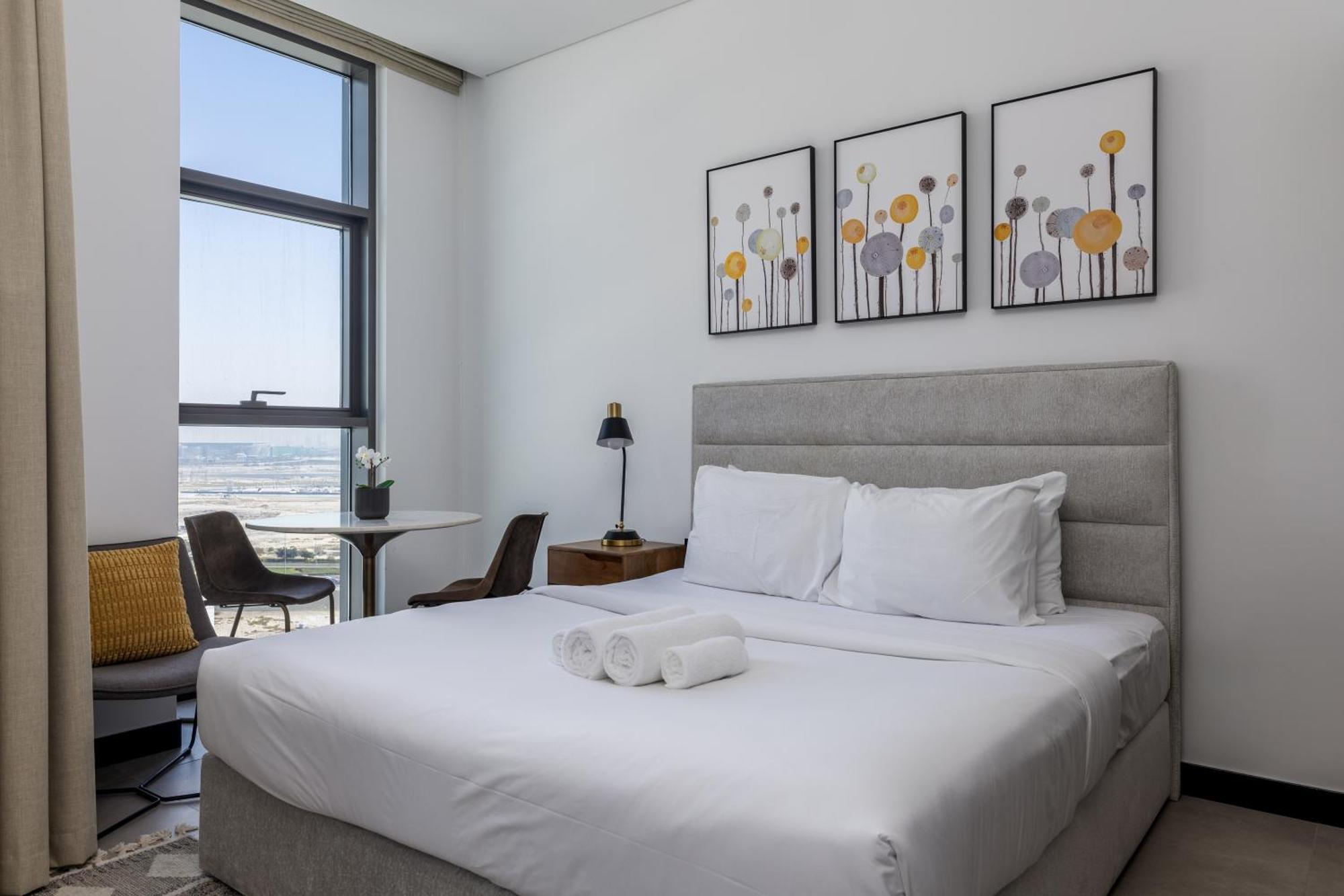 Waves - Stylish 13th-floor With Top-notch Amenities