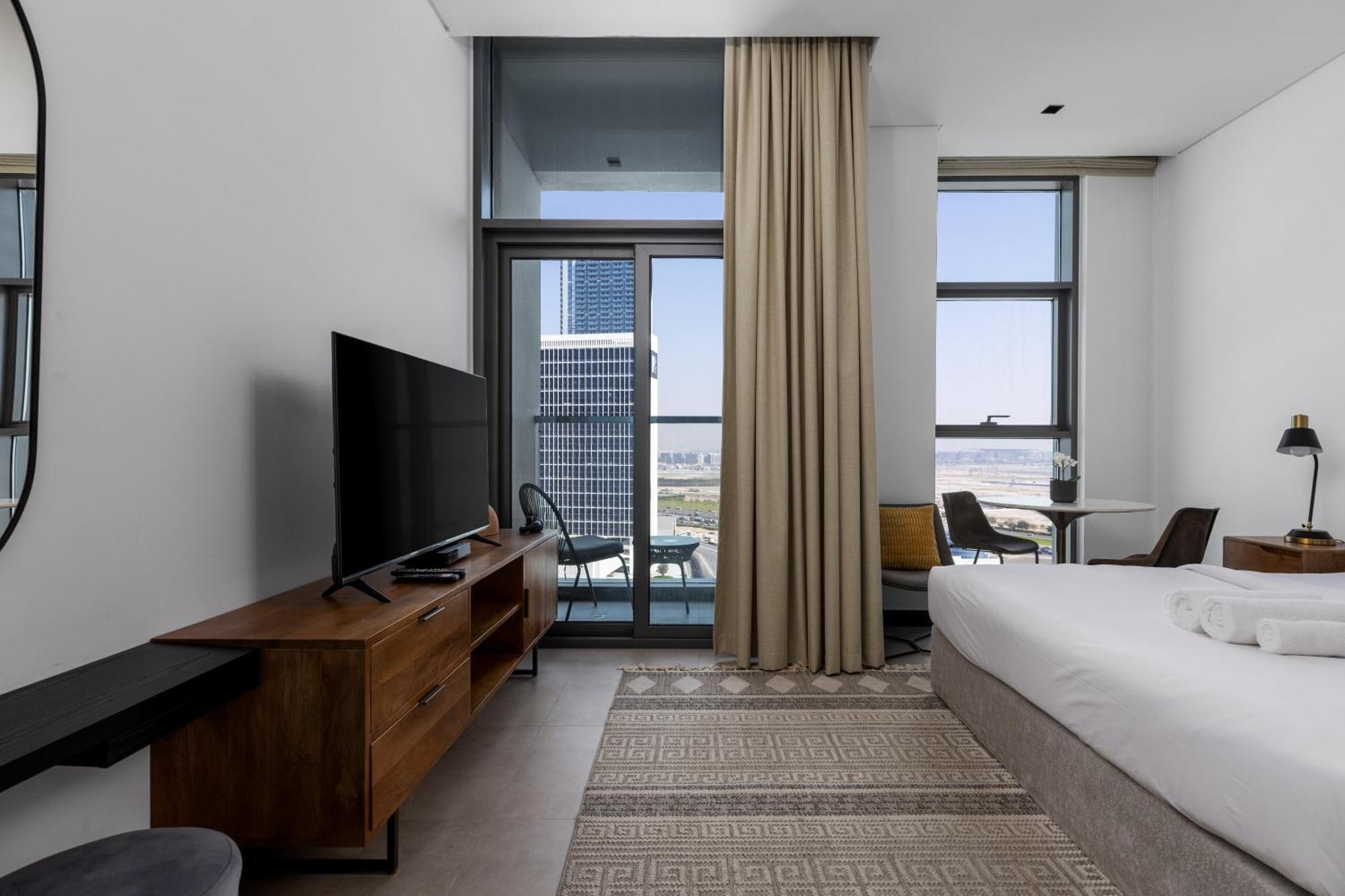 Waves - Stylish 13th-floor With Top-notch Amenities Apartment *